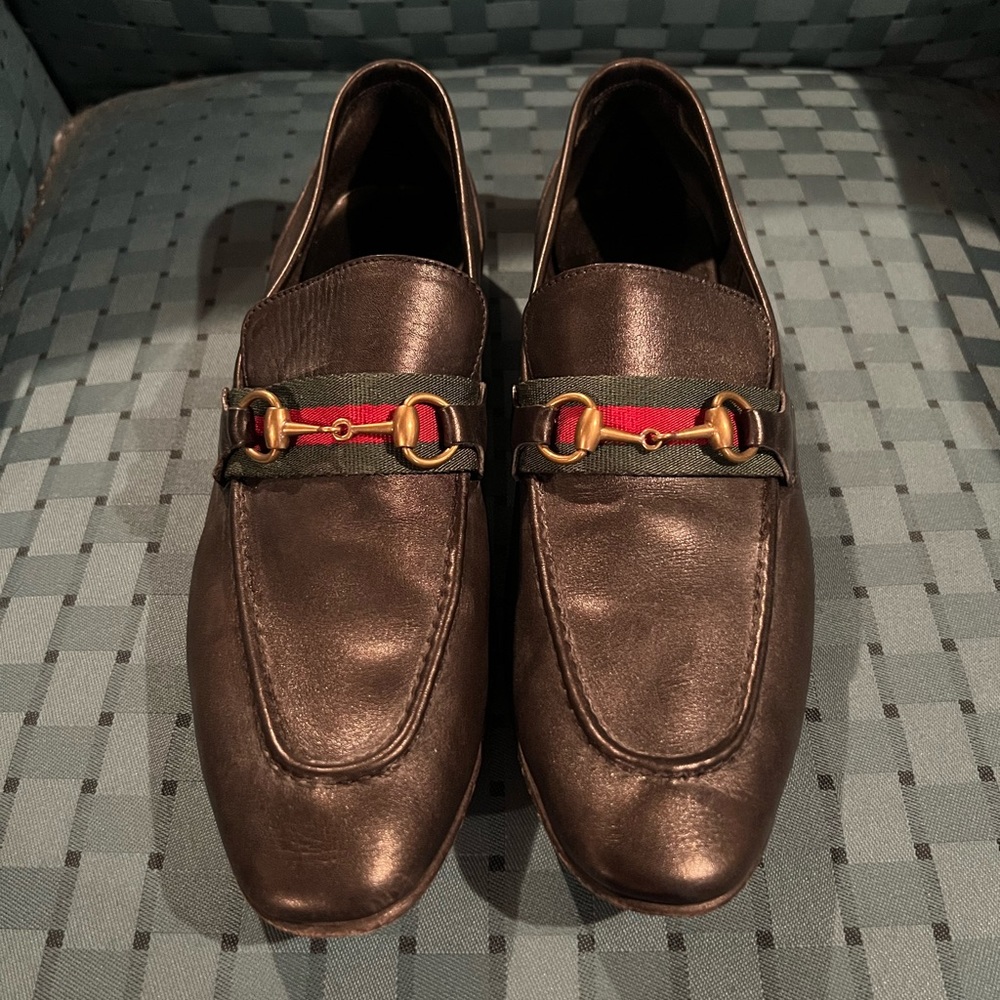 Vintage Gucci loafers black with house ribbon and gold tone horse-bit Wm’s 9 A